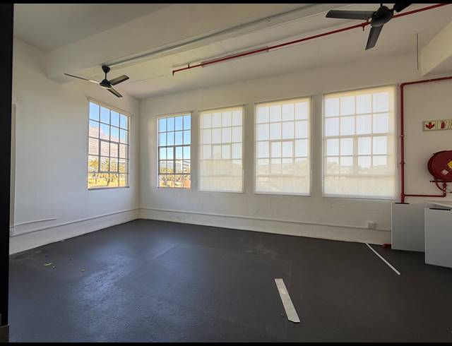 545M² BUILDING TO LET IN WOODSTOCK